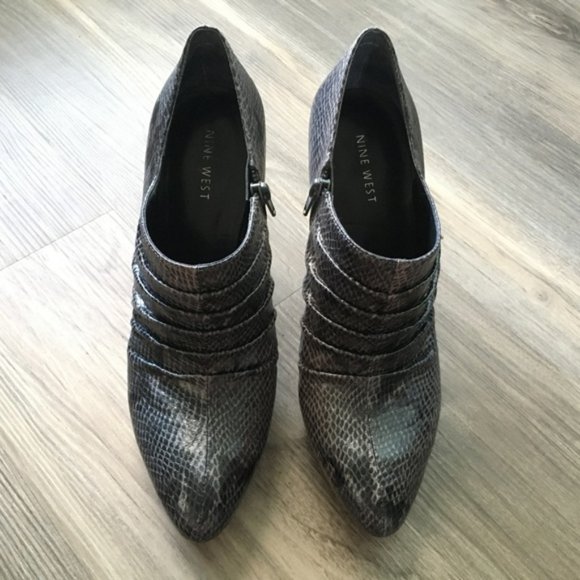 Nine West Cedar Grove Black Booties - Picture 6 of 8